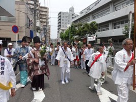 蛇も蚊も祭